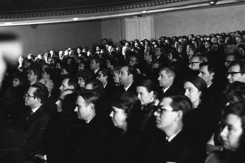 Vaade saali Eesti NSV rahvakirjanik Juhan Smuuli 50.sünniaastapäevale pühendatud kirjandusõhtu ajal.
