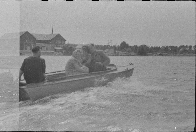 Sõudmine . Võistlus Pärnu Kalevi ja Daugava sõudjate vahel.