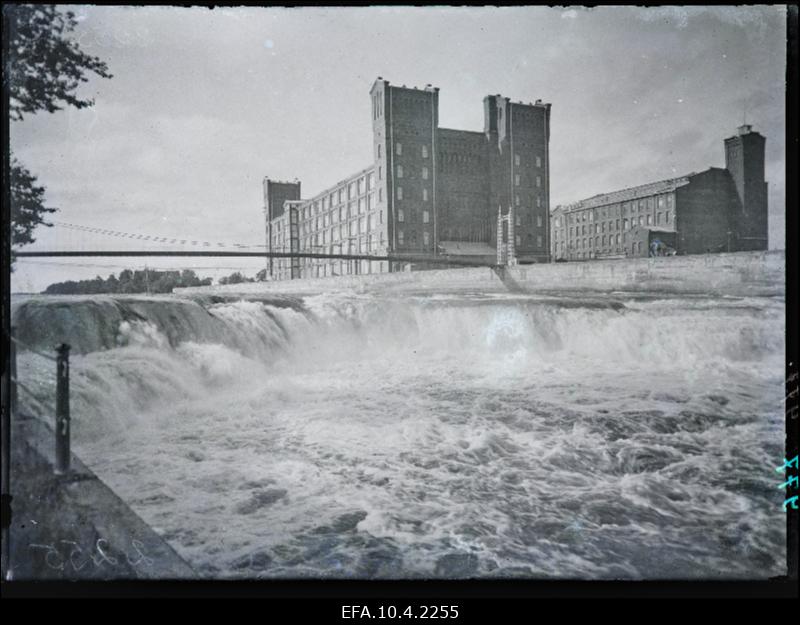 Vaade Narva jõele ja Kreenholmi Manufaktuurile.