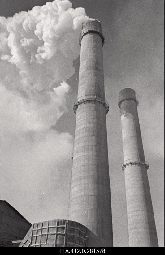 Kunda Tsemenditehase tooraine ja eterniiditsehhis. Vaateid tehasele ja Kundale