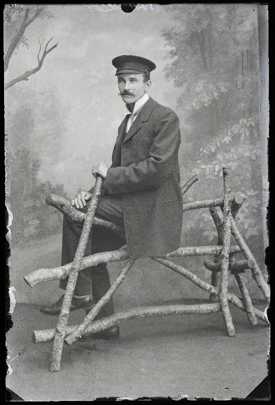 August Lätt.