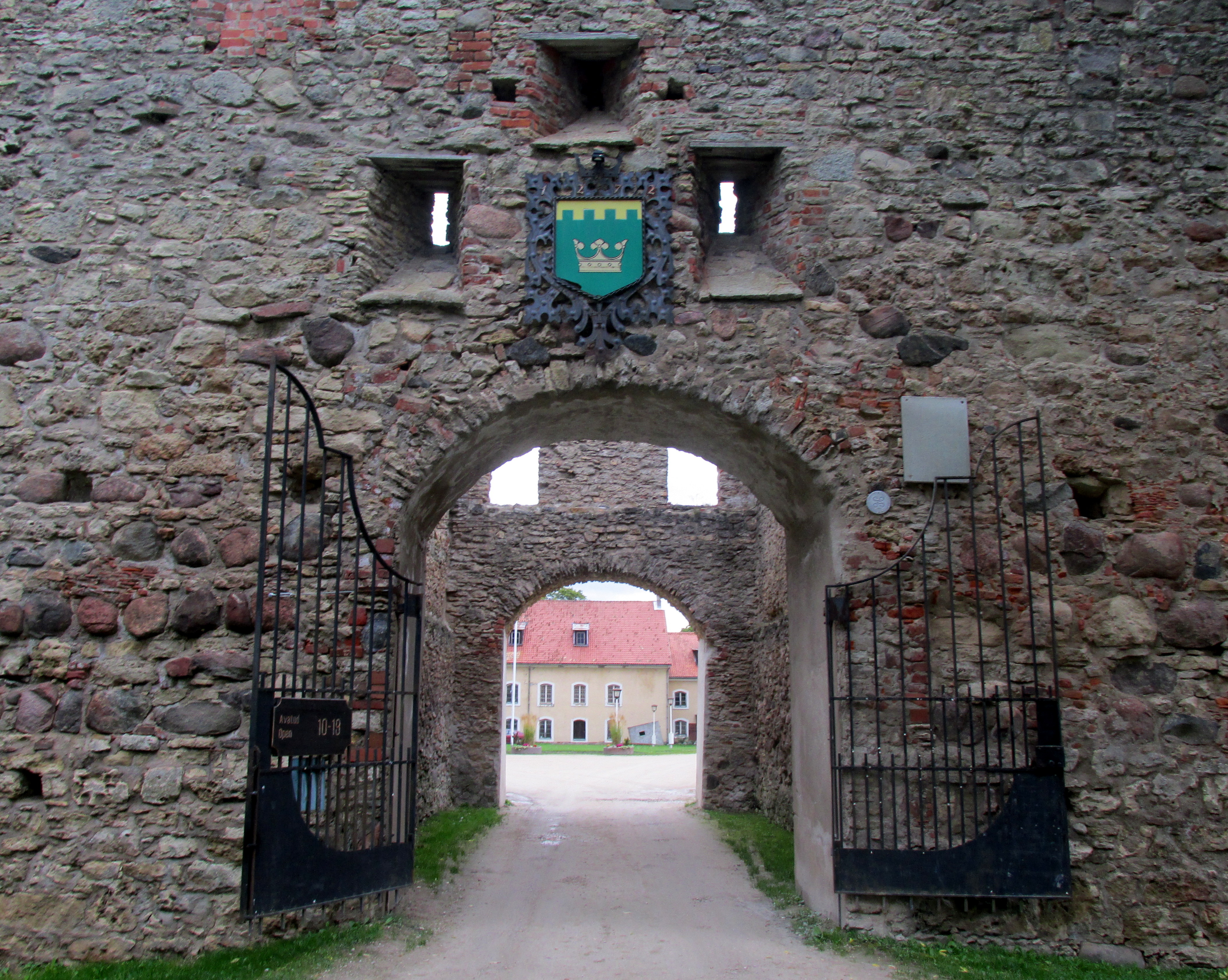 Põltsamaa linnuse värav - This is a photo of cultural heritage monument of Estonia number