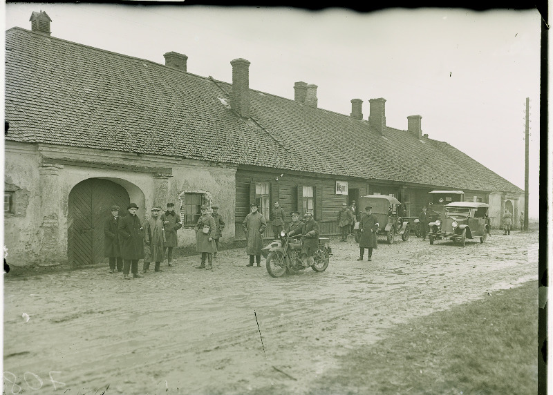 Kaitseliitlased õppustele sõitmas.