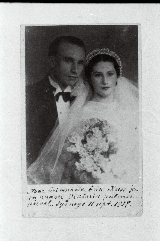 Äriomanik Eric Kass ja ta abikaasa Viktoria pulmapäeval.