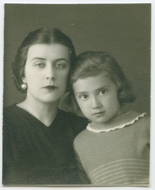 Ljudmila Nikolai t Johanson koos tütre Svetlanaga