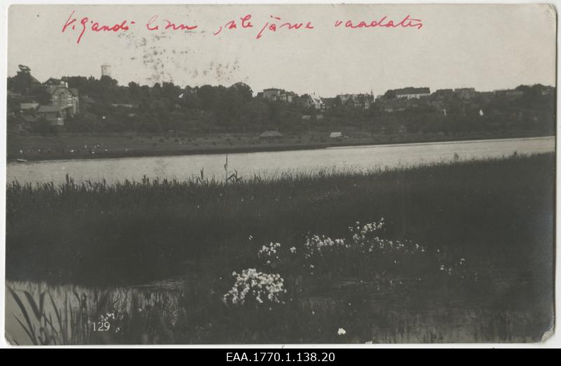 Vaade üle järve Viljandi linnale