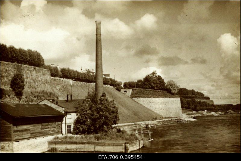 Narva. Vanad kindluse müürid.