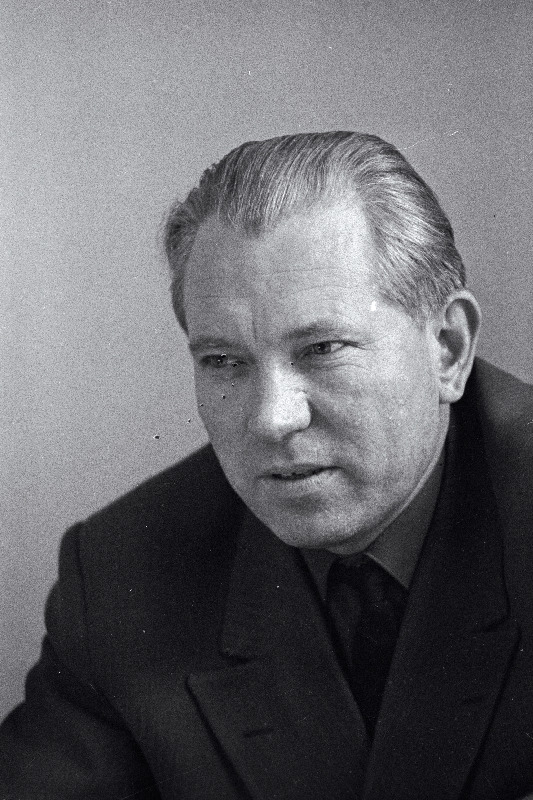 NLKP XXIII kongressi delegaat, Naha- ja Jalatsite Tootmiskoondise "Kommunaar" direktor Valter Nugis.