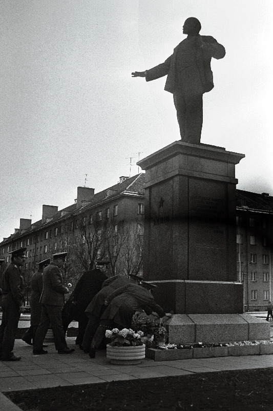 9. mai 1990. Lenini mälestussamba juures.
