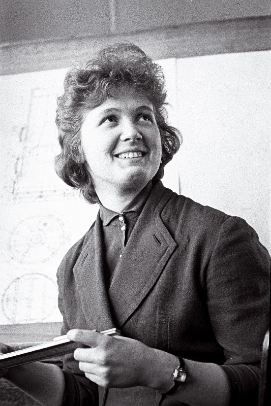 Klaasi- ja Puidutöötlemise Kombinaadi "Järvakandi Tehased" konstruktor Helgi Alev.