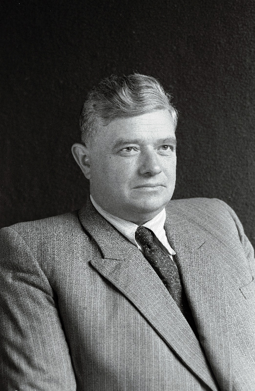 Puumets, Aleksander - kolhoosi Kalev esimees.