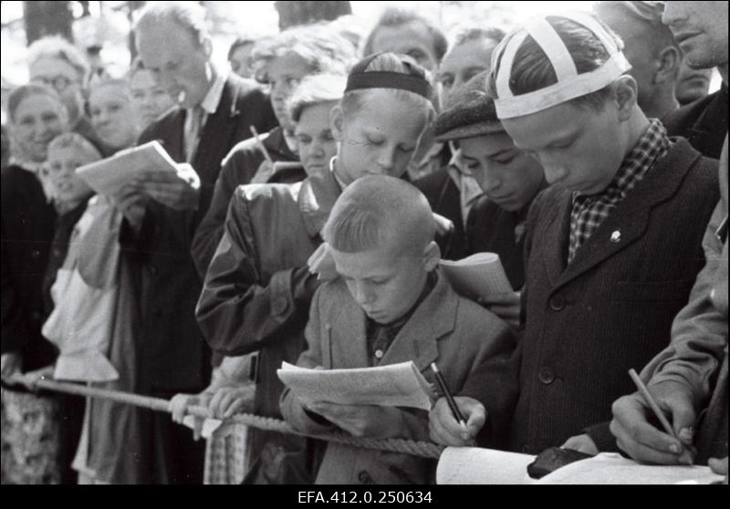 Motovõistlused Pirital.