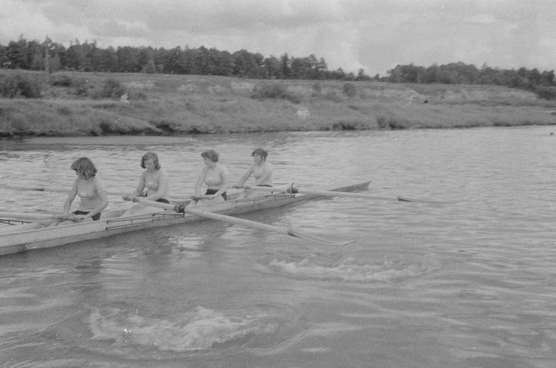 Sõudmine. Võistustel Kavgolovos.