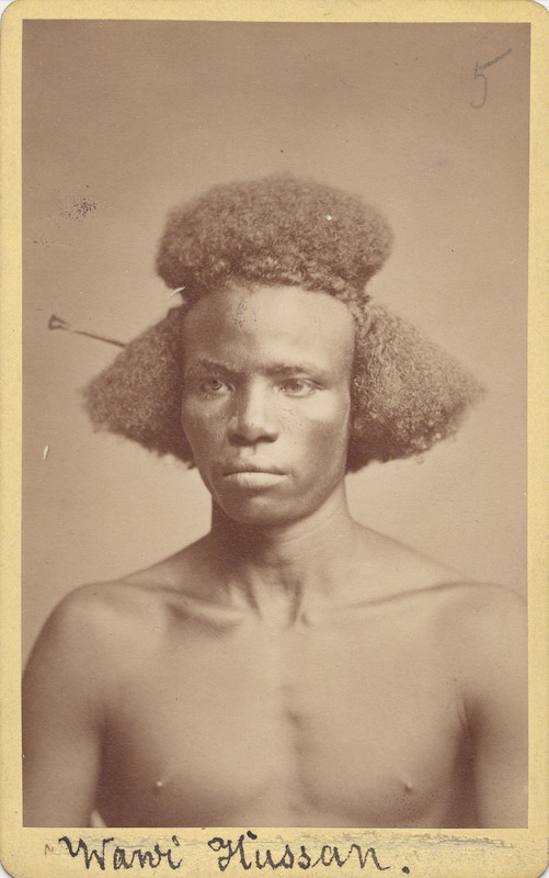 Wawi Hussan`i nimelise aafriklase rindportree