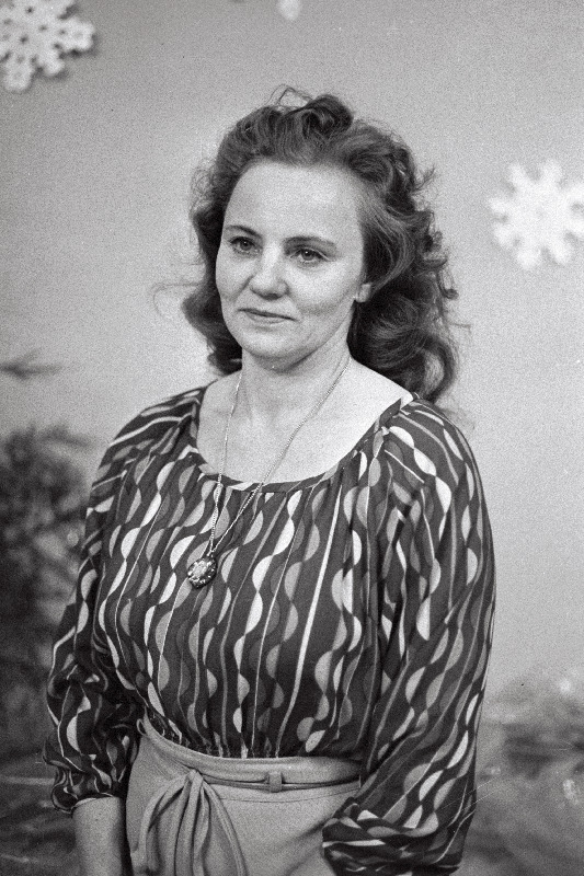 J. Kreuksi nim. Kultuuripalee rahvatantsuansambli "Sõprus" kunstiline juht, Eesti NSV rahvakunstnik Ilma Adamson.