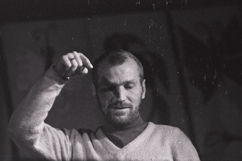 Muusikal Mary Poppins Eesti NSV Riiklikus Noorsooteatris. Stseen lavastusest. Lavastaja Mikk Mikiver.