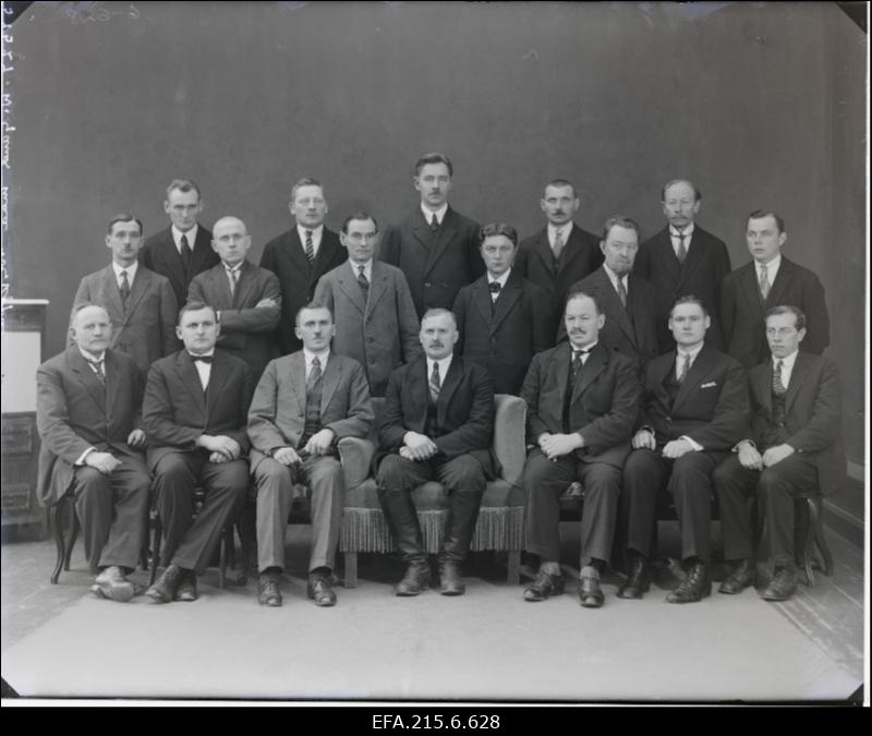 Viljandi maavolikogu liikmed.