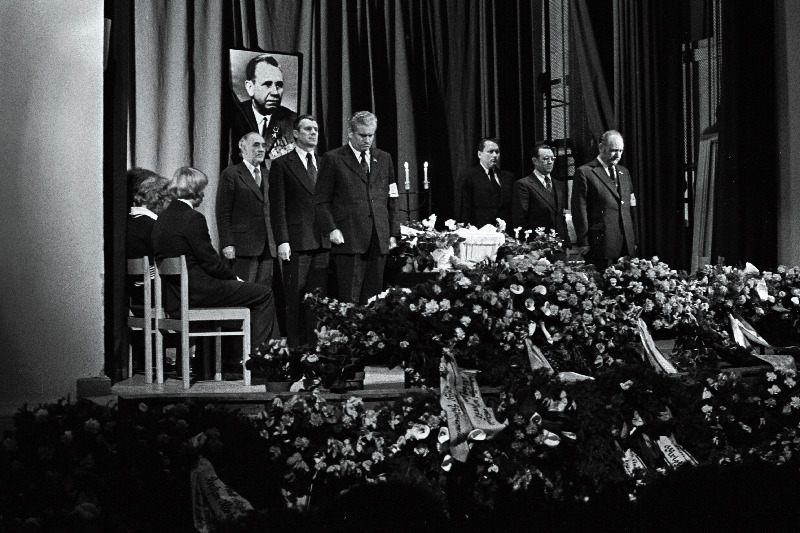 Ehitaja, sotsialistliku töö kangelase Kristjan Kärberi matusetalitus.