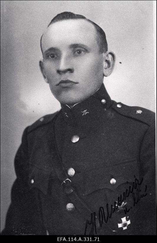 Auto-Tankirügemendi ohvitser nooremleitnant Heinrich Uukkivi.