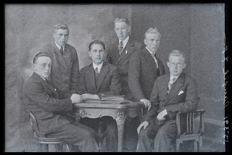 Grupp noormehi, (foto tellija Rängel).