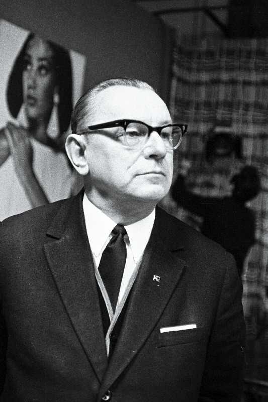Mikkin, Heino – spordiajakirjanik.