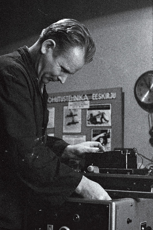 Kunstsarvetehase elektrik, ratsionaliseeija, Lenini ordeniga autasustatud Endel Hinno.