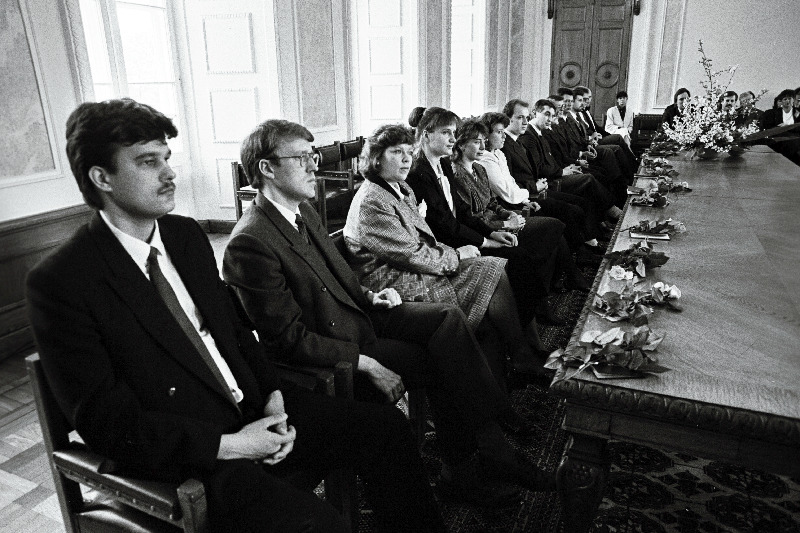 Lõpetas Eesti diplomaatide kooli I lend.