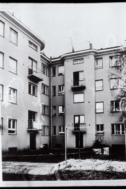 Lomonossovi tänav 30 (Gonsiori 54) ja Kuhlbarsi tänav 8 nurgal asuva hoone hoovikülg (ehitatud 1939.a.).