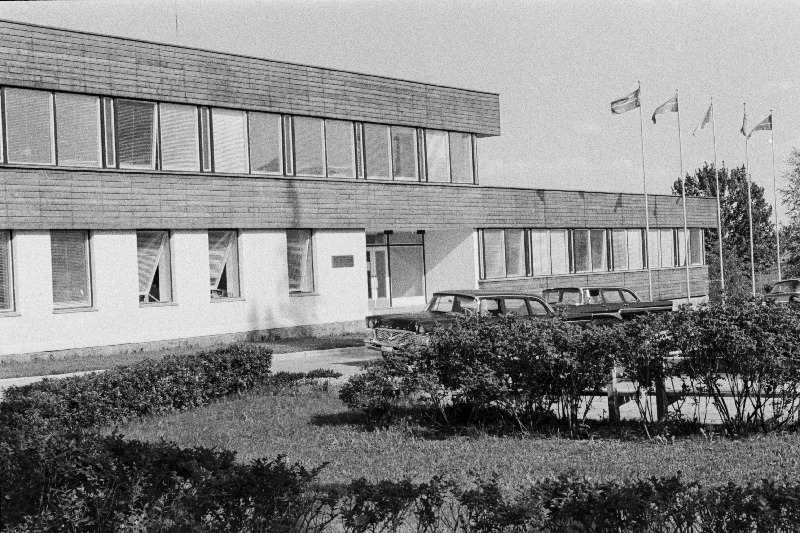 Viljandi rajooni J. Gagarini nim näidissovhoostehnikumi keskus.