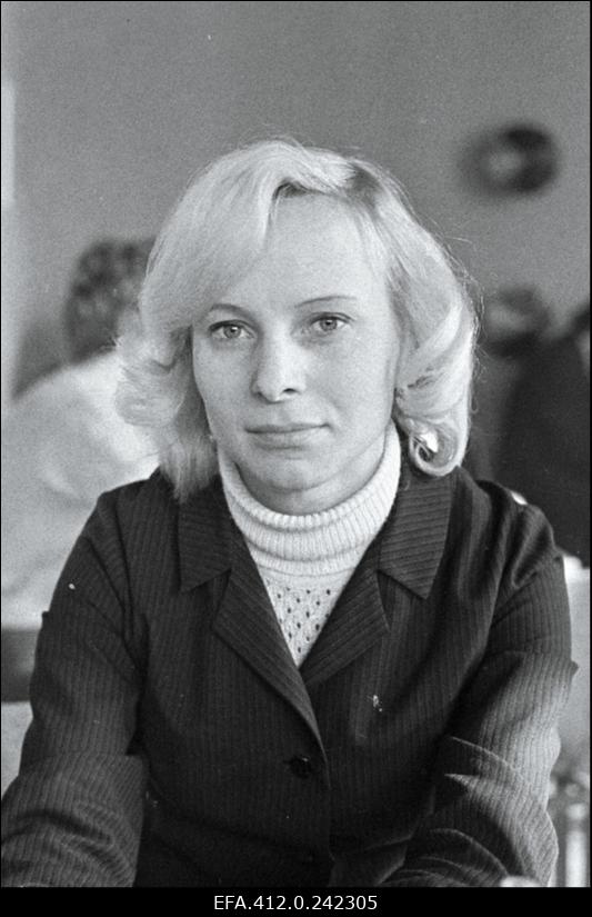 Kohviku "Pegasus" ettekandja Kaarina Väisonen.