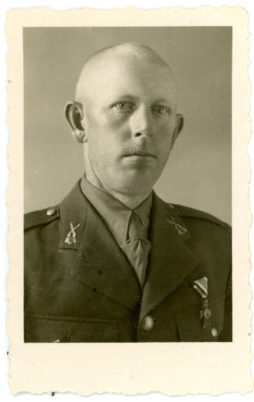 Arnold Mikker, portreefoto