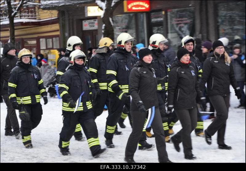 EV 100 tähistamine Pärnus. Rongkäik.
