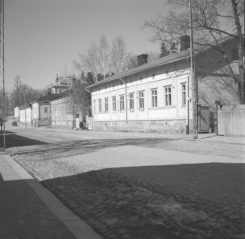 Vartiovuorenkatu 4 a ja b