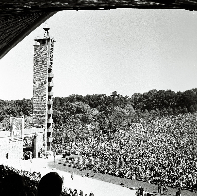 Eesti NSV 1965. aasta üldlaulupidu. Lauluväljaku panoraam.