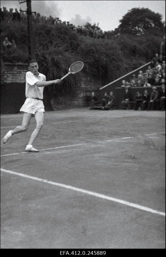 NSV Liidu 1953. a noorte tennise esivõistlusest osavõtjad.