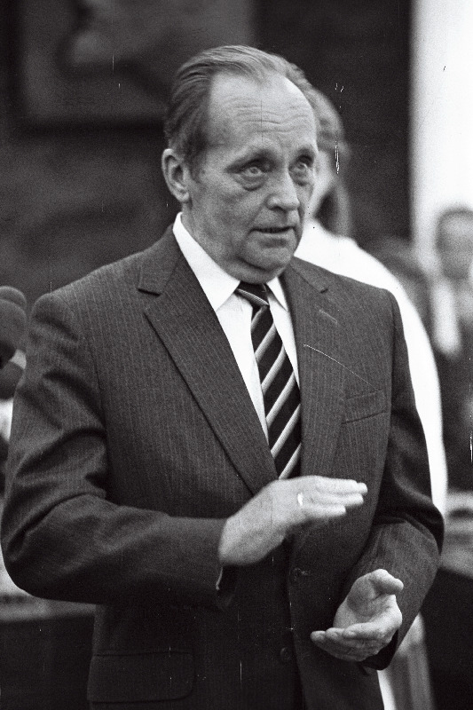 Vaino Väljas.