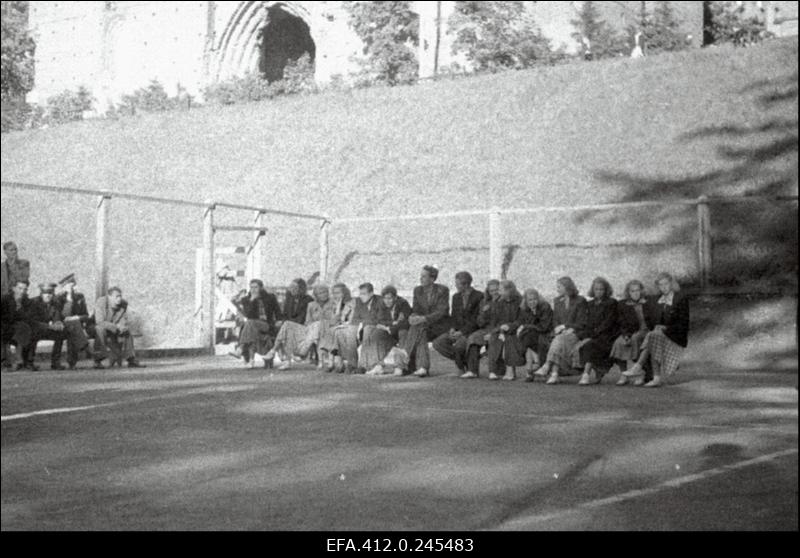 ENSV 1952. a I grupi esivõistlused võrkpallis ÜSK tenniseväljakul Toomel.