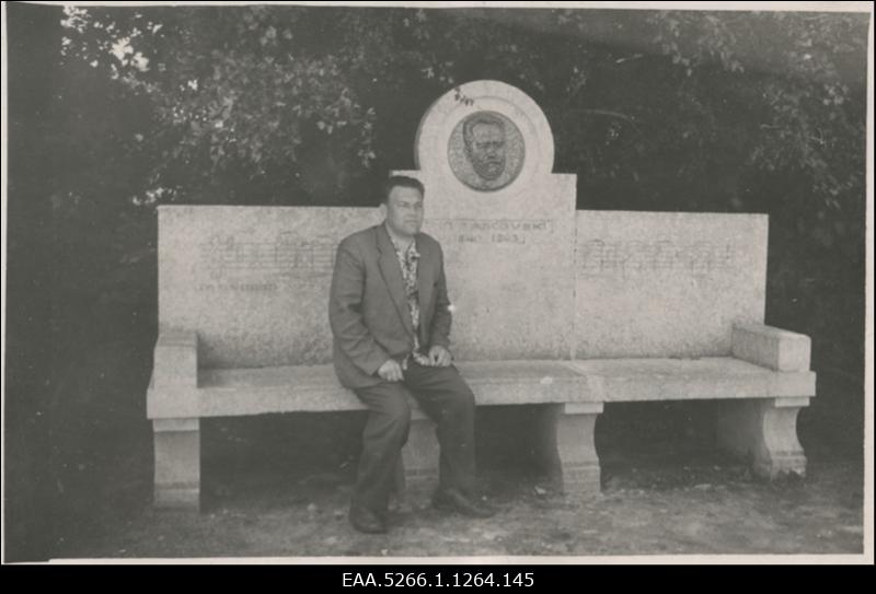 Hr Jäär Tshaikovski pingil Haapsalus