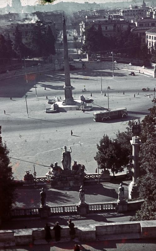 Rom, Piazza del Popolo, Obelisk Flaminio - Information added by Wikimedia users.* Piazza del Popolo a Roma, 1943.