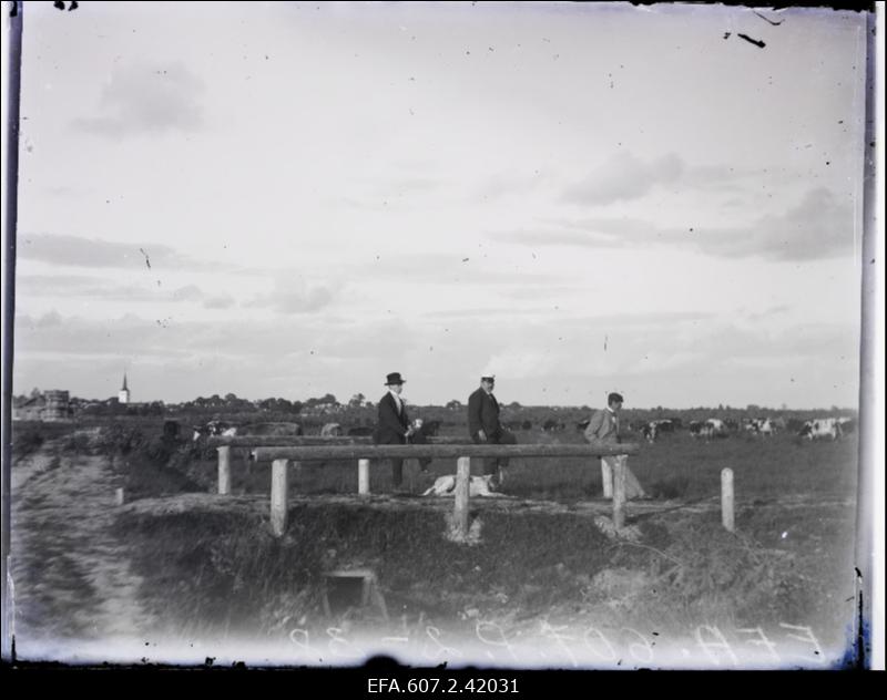 Purre üle oja Paide lähedal.