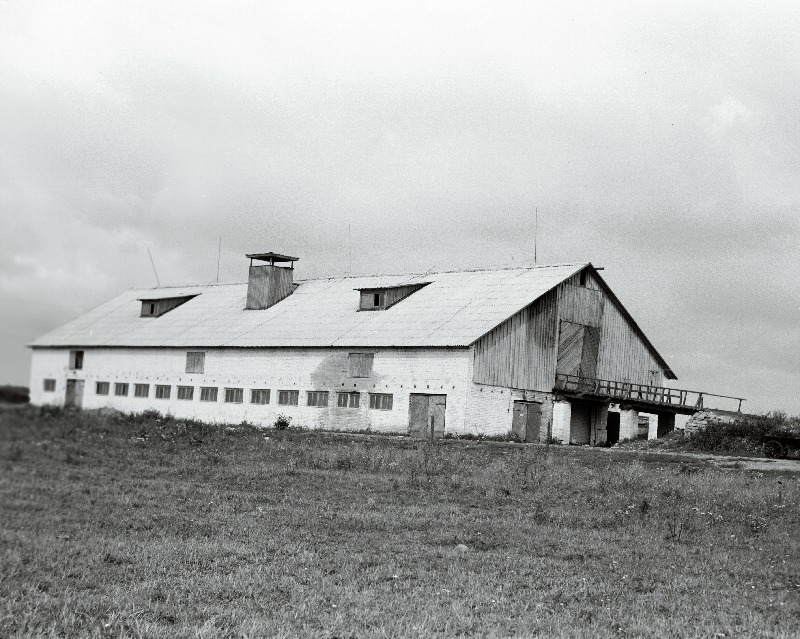Neeruti kolhoosi veiselauda välisvaade.