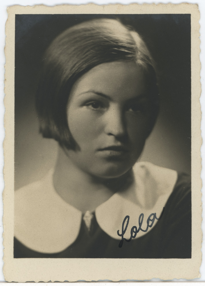 Tartu ühiskaubanduskooli abiturient Loviisa Ottas, portreefoto