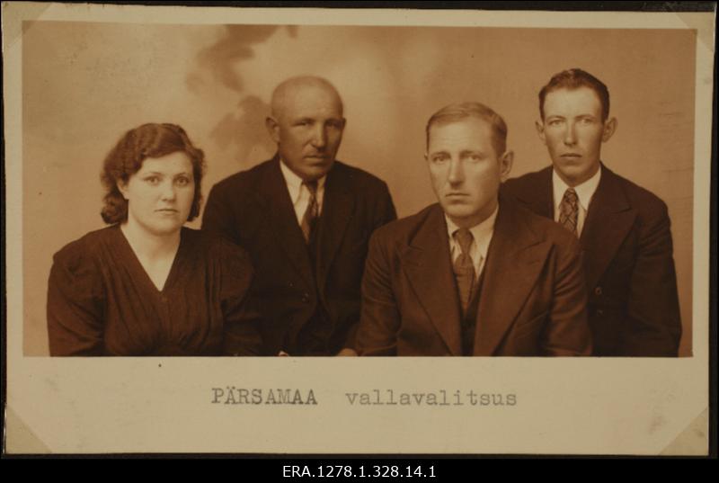 Pärsamaa vallavalitsuse liikmeid.