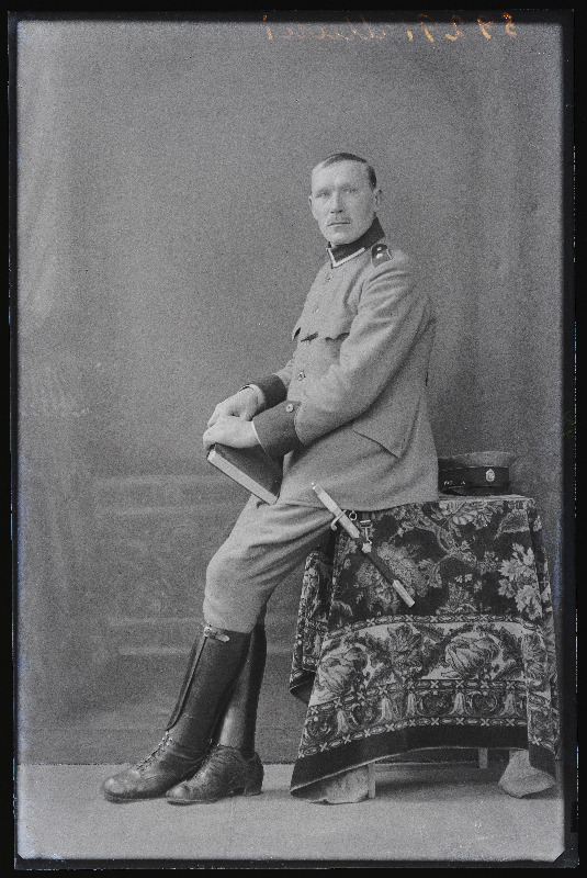 Aleksander Muni Kärstna mõisast.