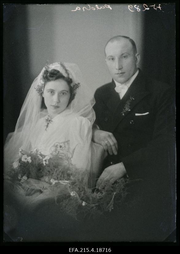 Noorpaar Paldra, [Karin Helgi Paldra (sünd Änilane) ja Feliks Lembit Paldra (sünd Paltser)].
