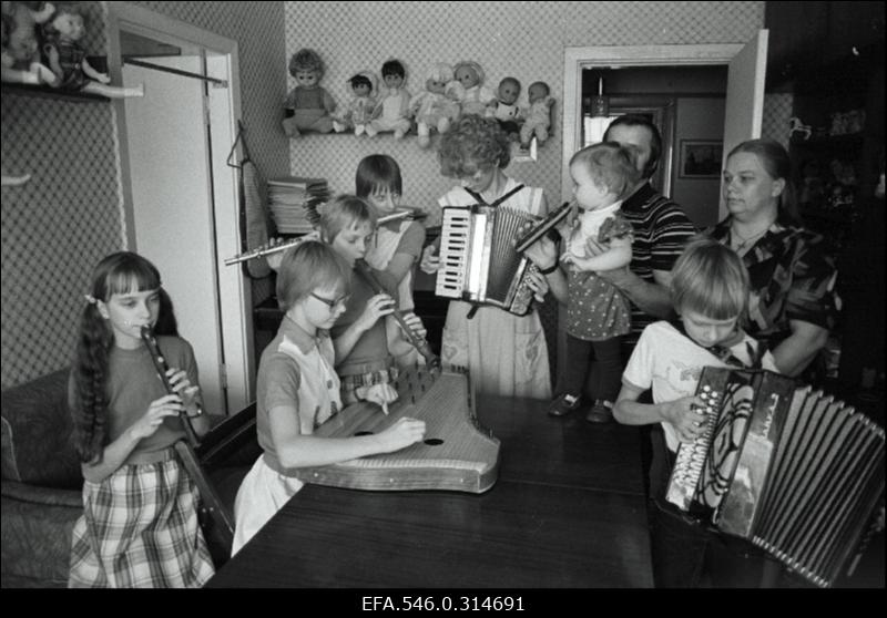 Suurpere. Suur pere.