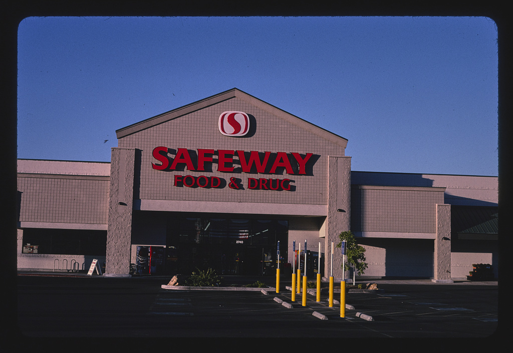 Safeway Food & Drugs, 6th Street, Klamath Falls, Oregon (LOC)