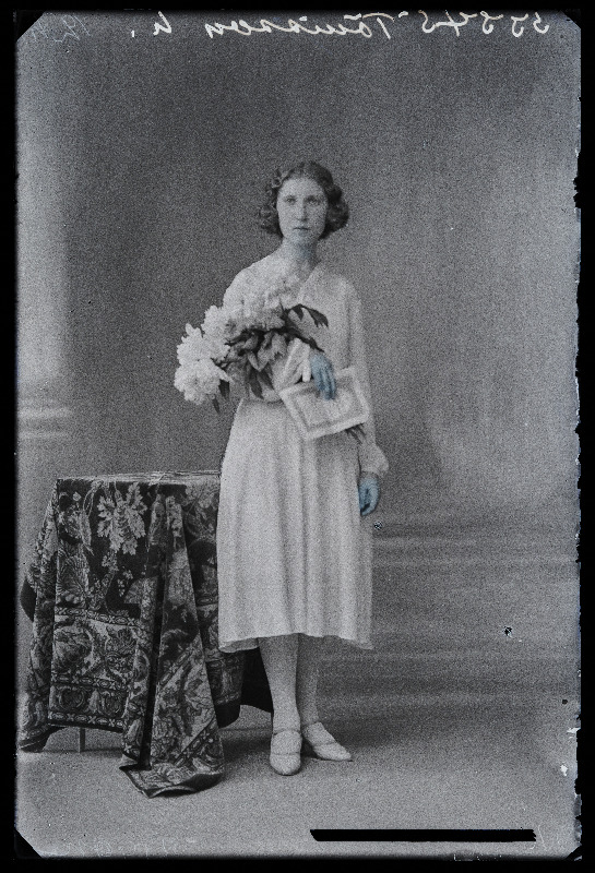Leerilaps Olga Tõnisson.