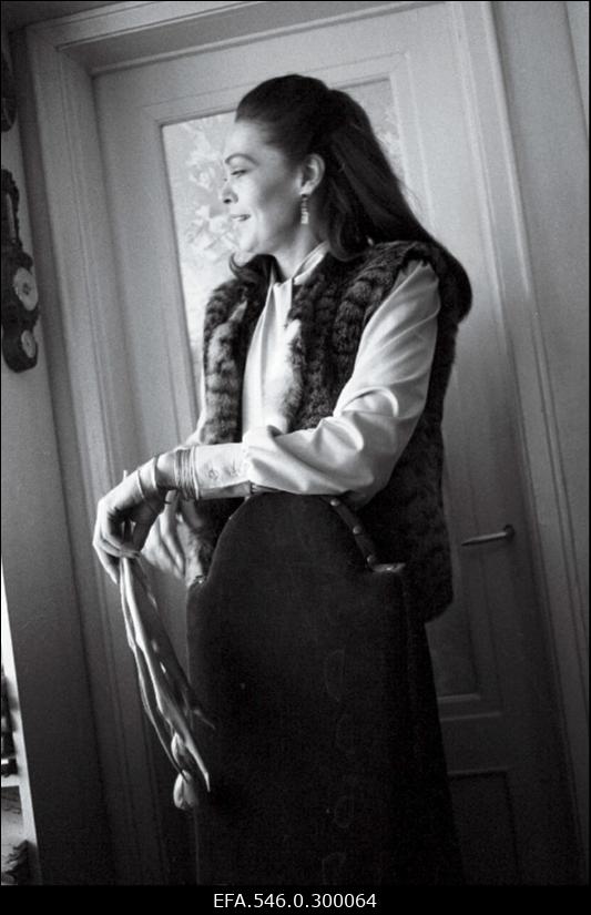 Näitleja Elle Kull.