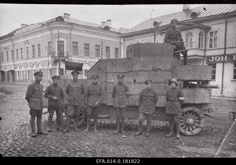 Vabadussõda. Soomusauto Estonia enne rindele sõitmist.